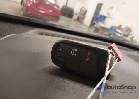 2017 Jeep Cherokee Limited 4X4 from USA, damaged, VIN 1C4PJMDB7HW529260